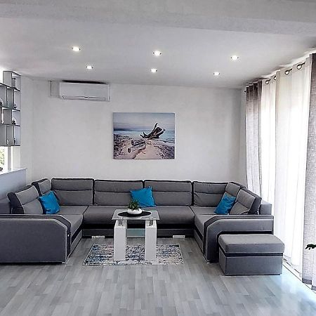 Luna Apartments Baška Voda Zewnętrze zdjęcie