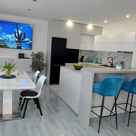 Luna Apartments Baška Voda Zewnętrze zdjęcie